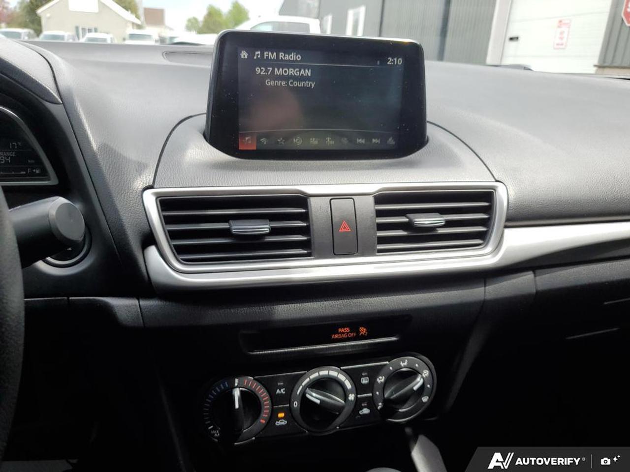 2017 Mazda MAZDA3 4dr Sdn Auto GX-BACK UP CAMERA-BLUETOOTH Photo