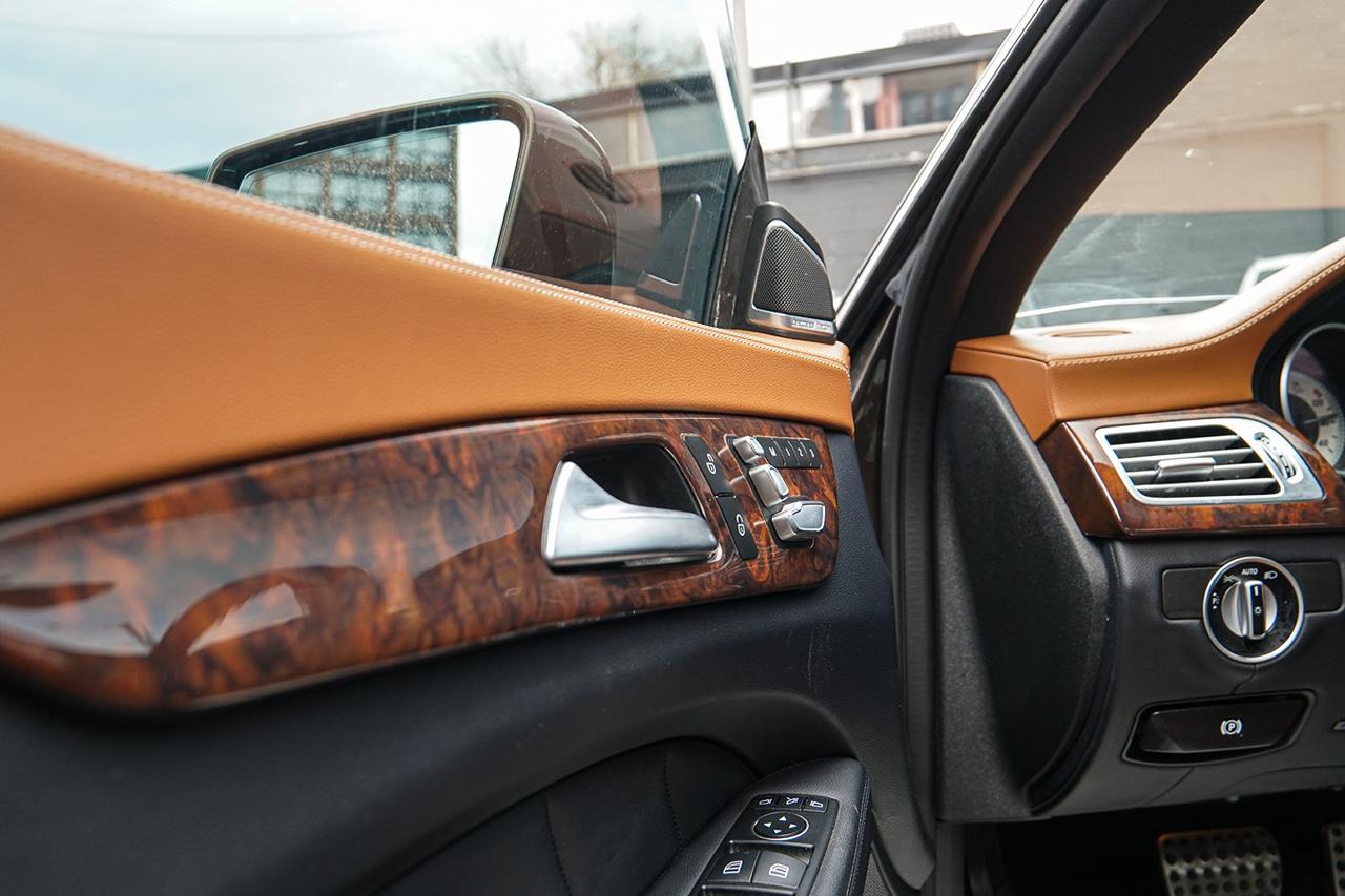 2016 Mercedes-Benz CLS-Class CLS 550 4MATIC |AMG PKG|SUNROOF|NAVI|WOOD TRIM Photo