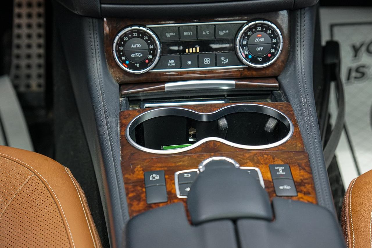 2016 Mercedes-Benz CLS-Class CLS 550 4MATIC |AMG PKG|SUNROOF|NAVI|WOOD TRIM Photo