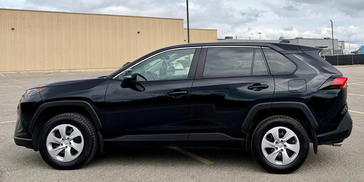 2023 Toyota RAV4 LE AWD - Photo #5