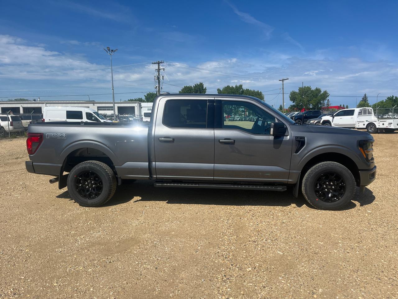 2026 Ford F-150 XLT Photo2
