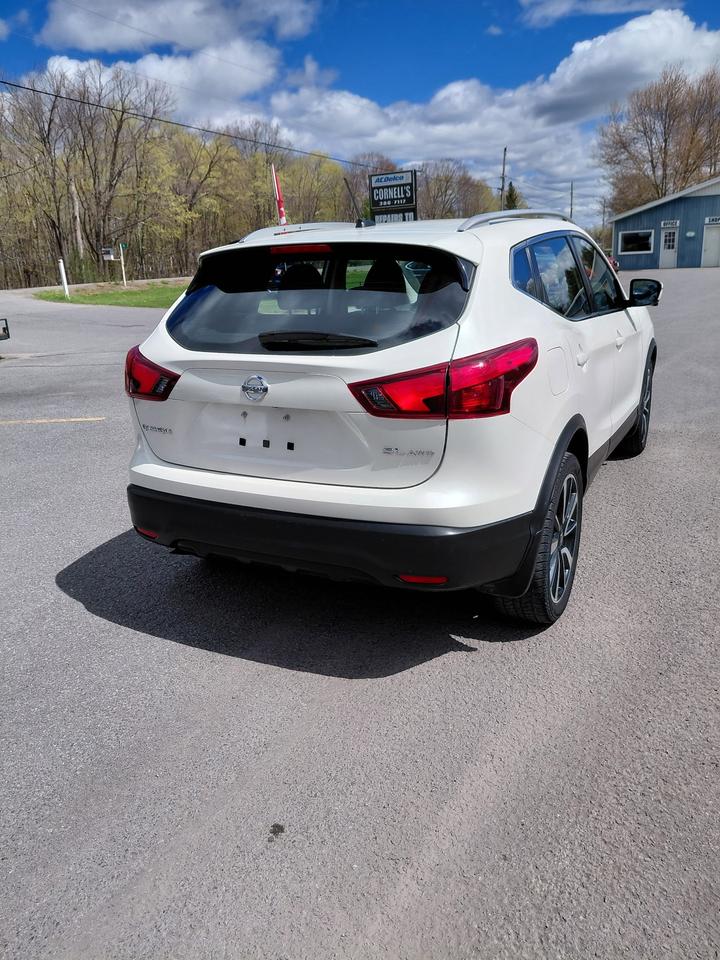2018 Nissan Qashqai SL Photo3