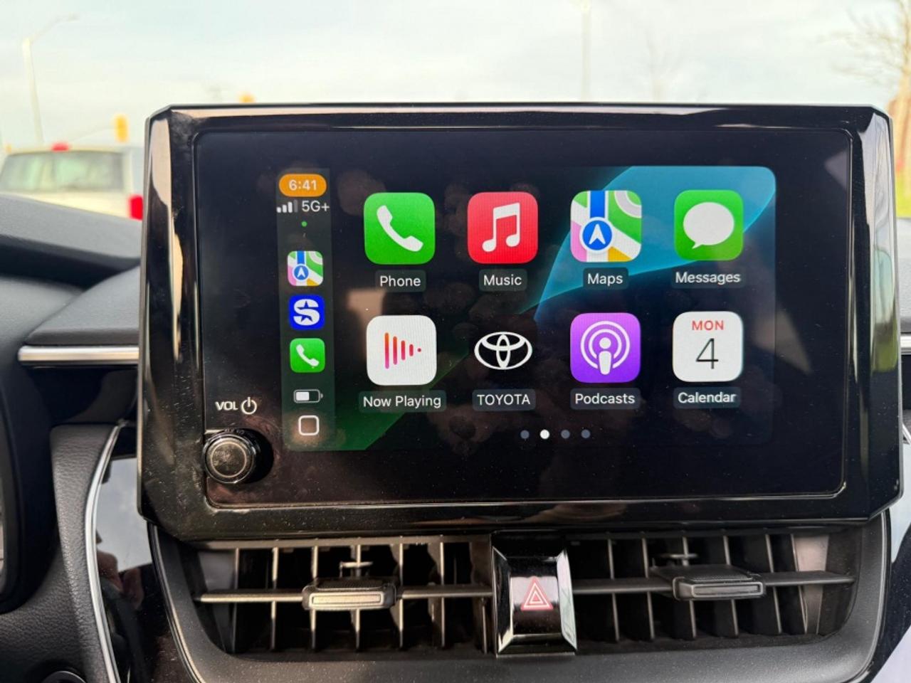 2023 Toyota Corolla SE /SUNROOF /WIRELESS CARPLAY /REAR CAMERA Photo