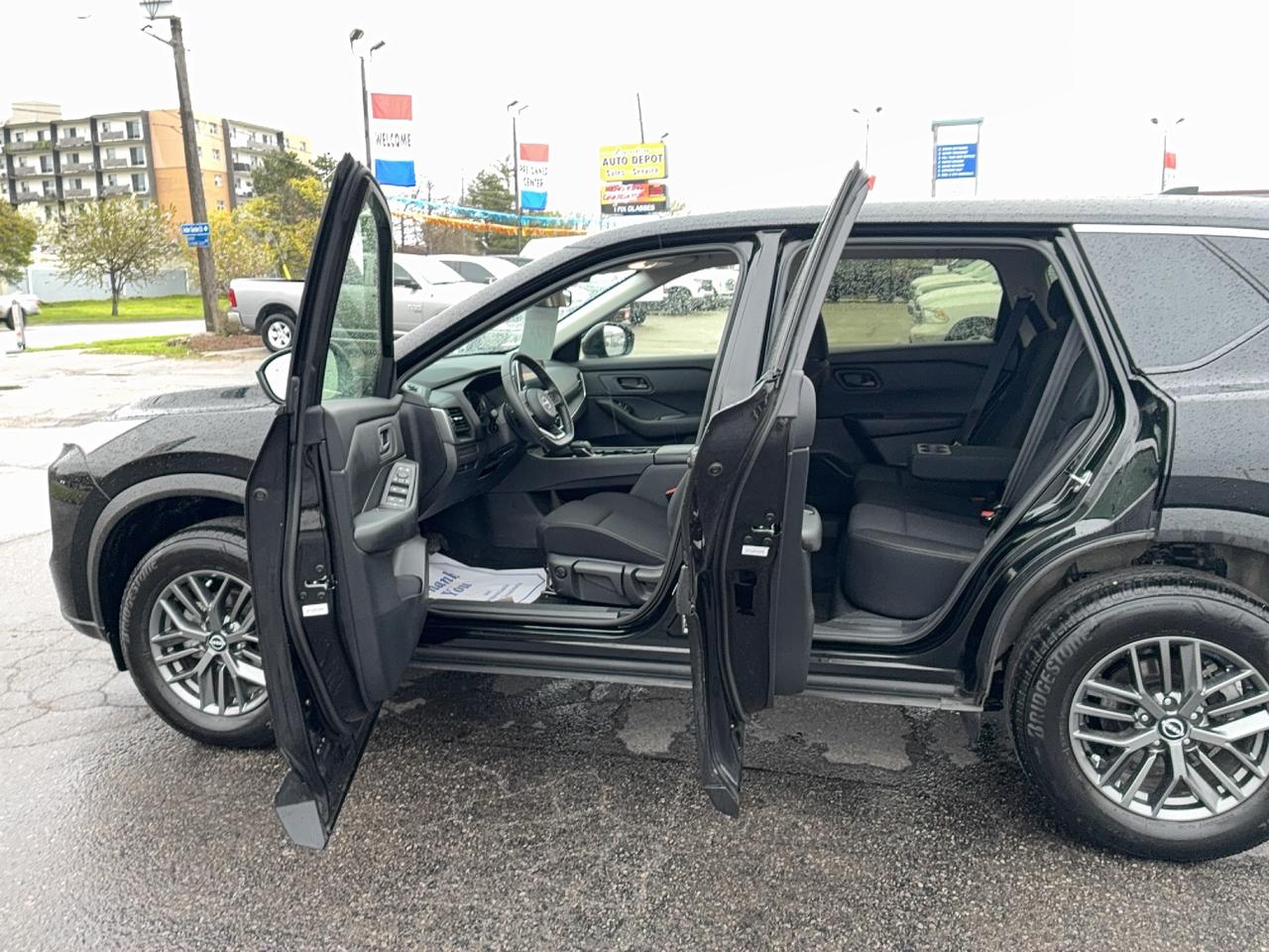 2024 Nissan Rogue S AWD 1.5L3cylGas HeatedSeats&SteeringWheel Photo