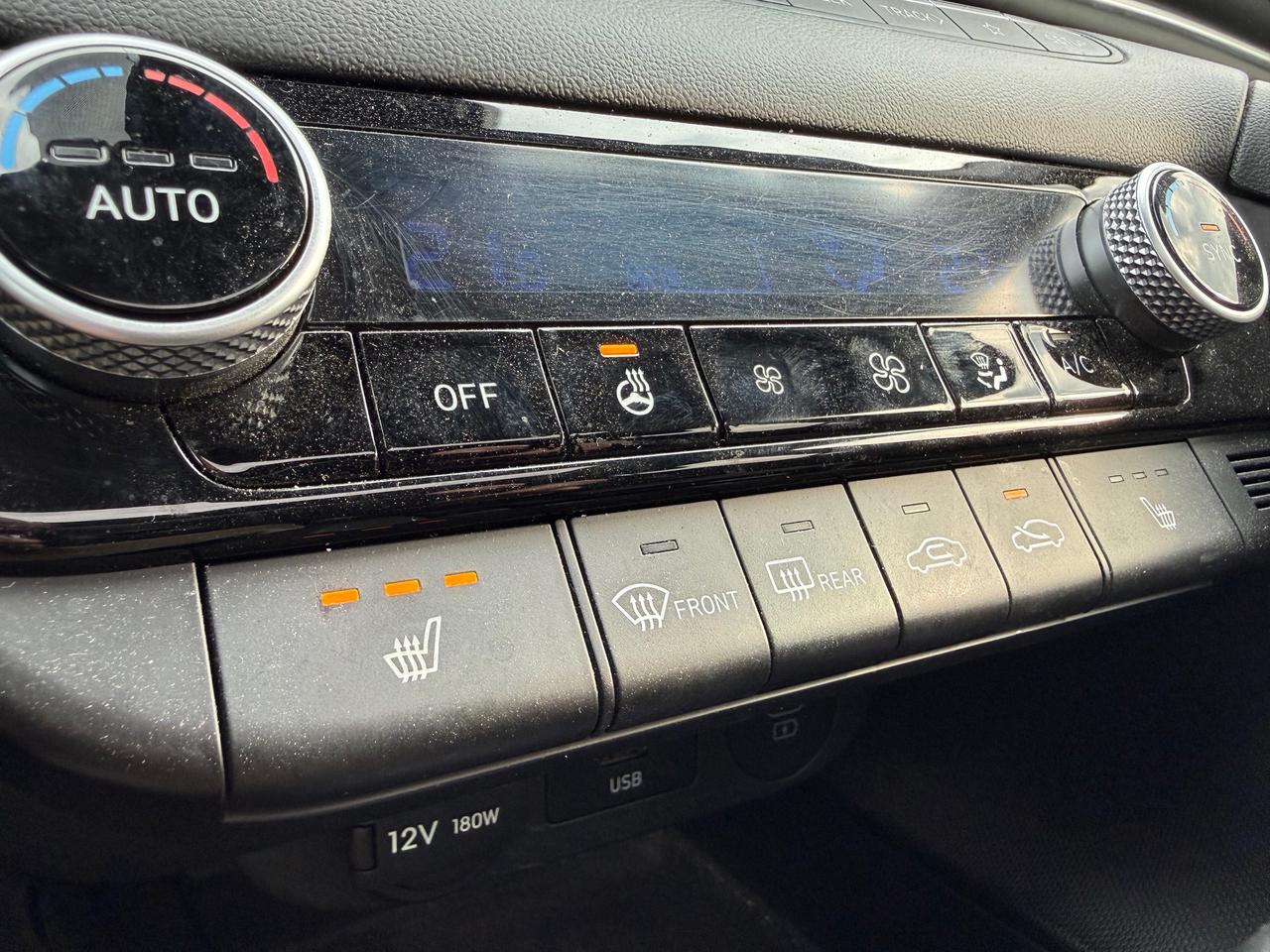 2024 Hyundai Elantra Preferred w/Tech Package Sunroof! NAV! AutoStart! Photo