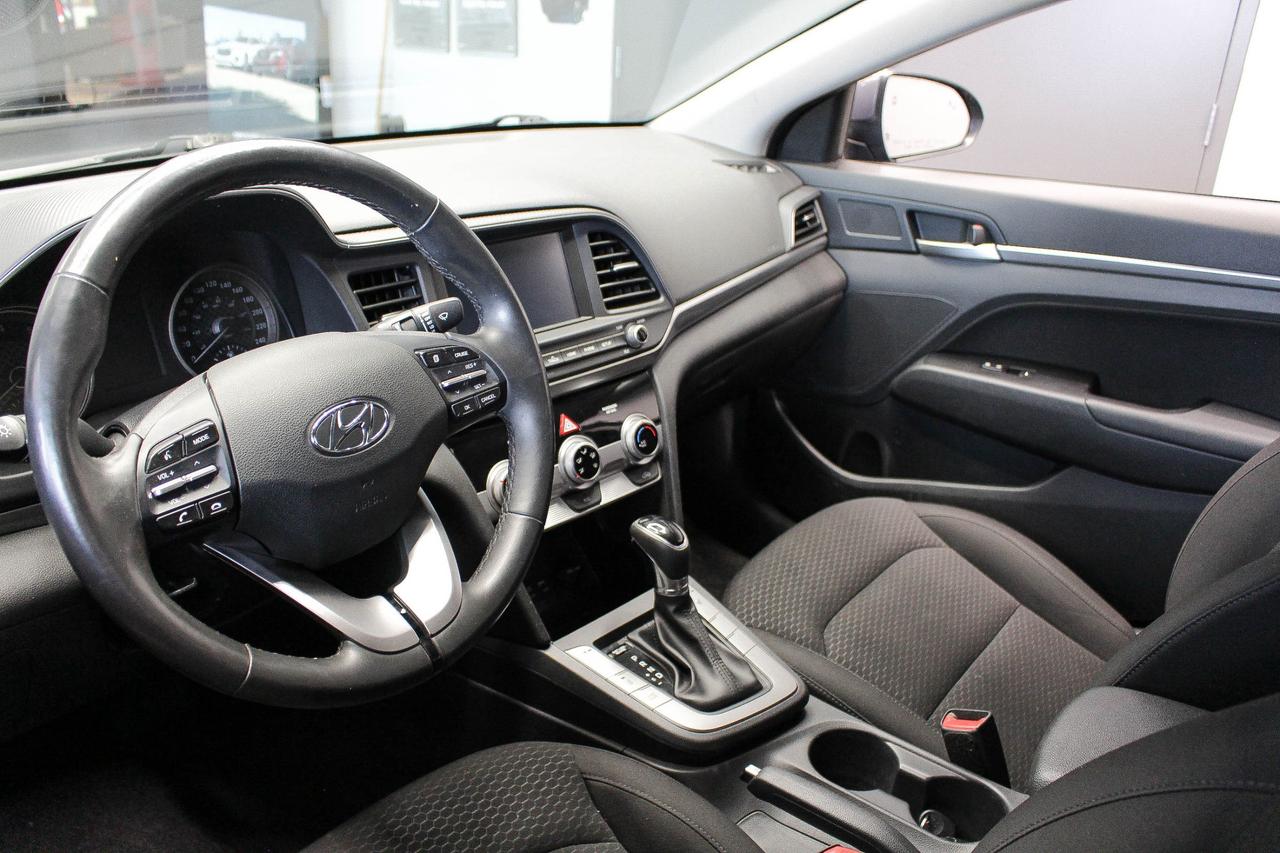 2019 Hyundai Elantra Preferred FWD - CLOTH UPHOLSTERY - APPLE CARPLAY AND ANDROID AUTO Photo