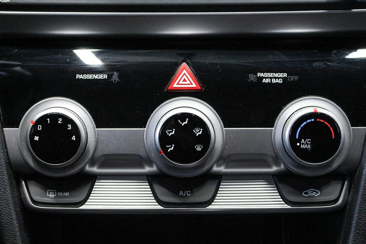 2019 Hyundai Elantra Preferred FWD - CLOTH UPHOLSTERY - APPLE CARPLAY AND ANDROID AUTO Photo
