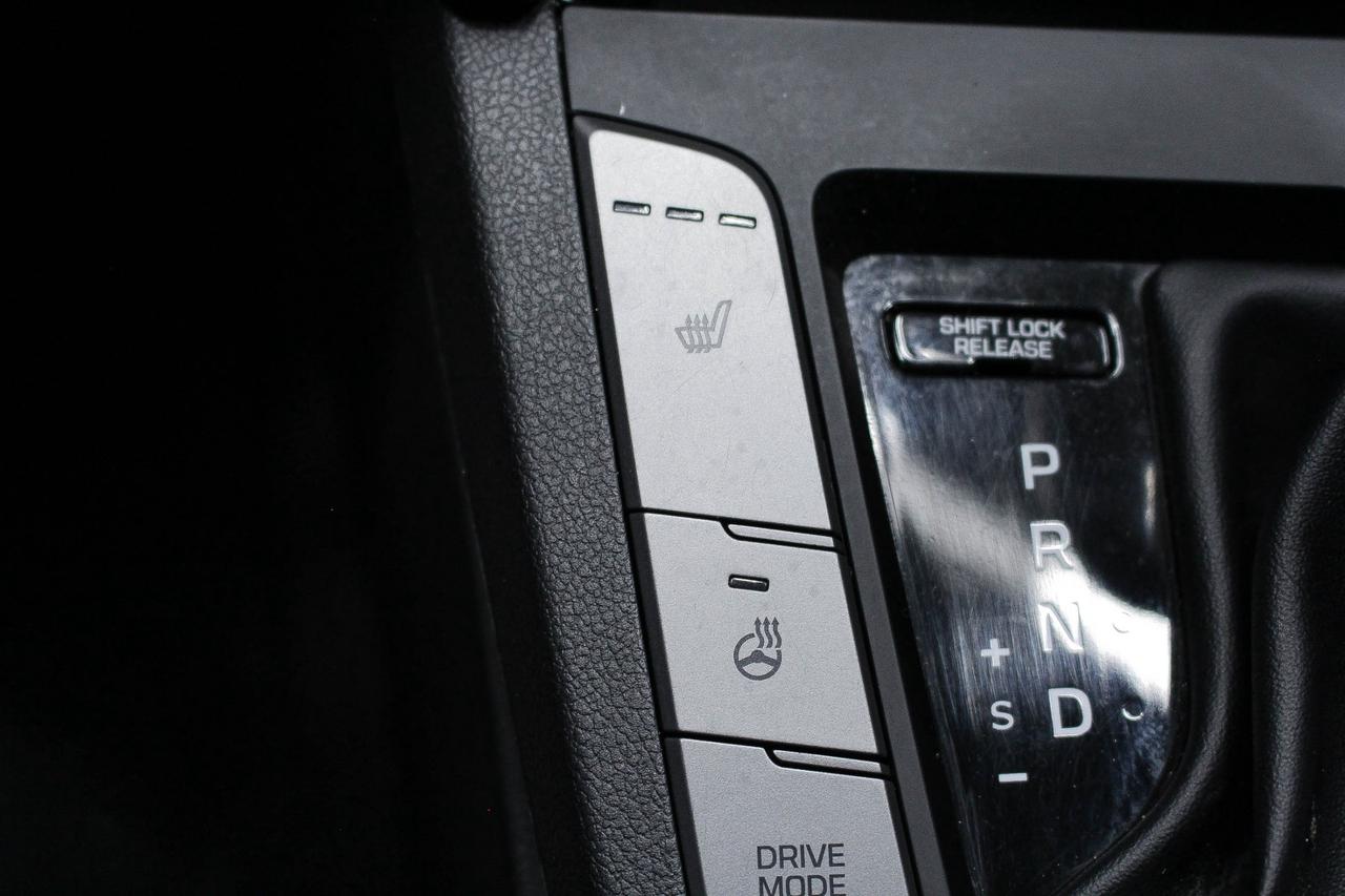 2019 Hyundai Elantra Preferred FWD - CLOTH UPHOLSTERY - APPLE CARPLAY AND ANDROID AUTO Photo
