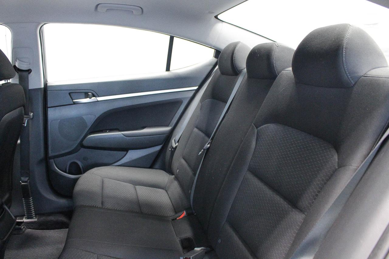 2019 Hyundai Elantra Preferred FWD - CLOTH UPHOLSTERY - APPLE CARPLAY AND ANDROID AUTO Photo