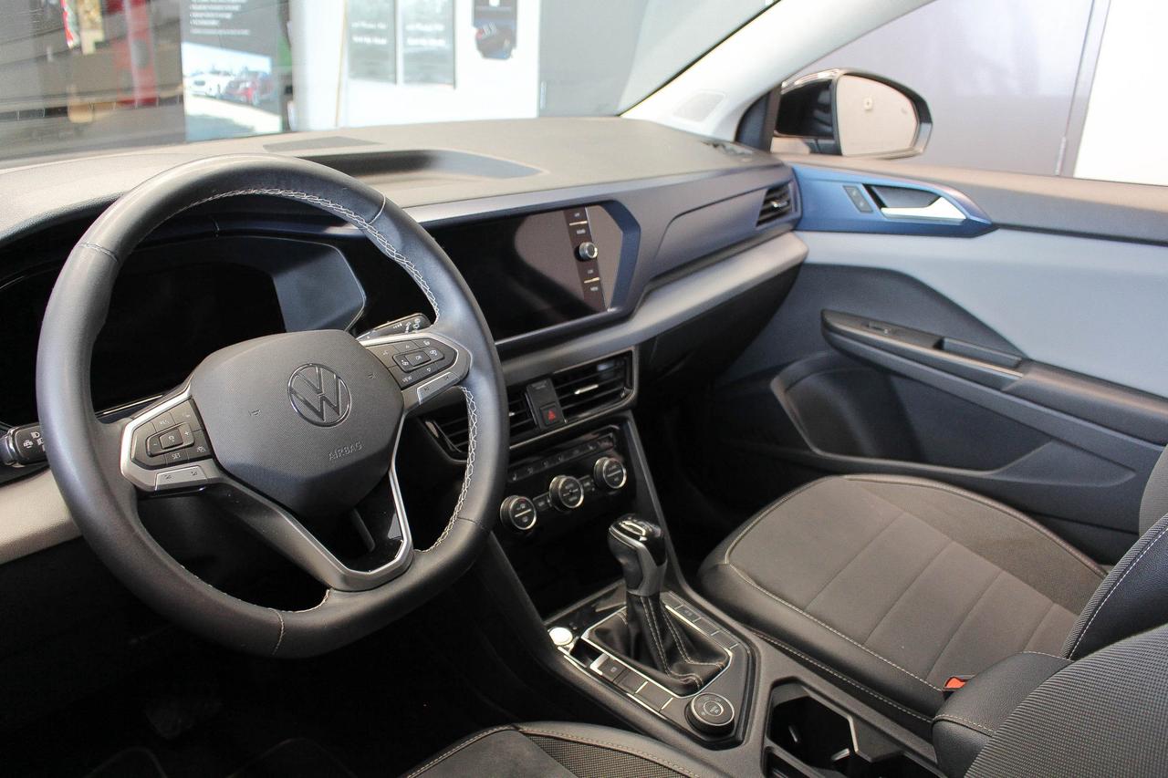 2023 Volkswagen Taos Comfortline AWD - HEATED SEATS - APPLE CARPLAY AND ANDROID AUTO Photo