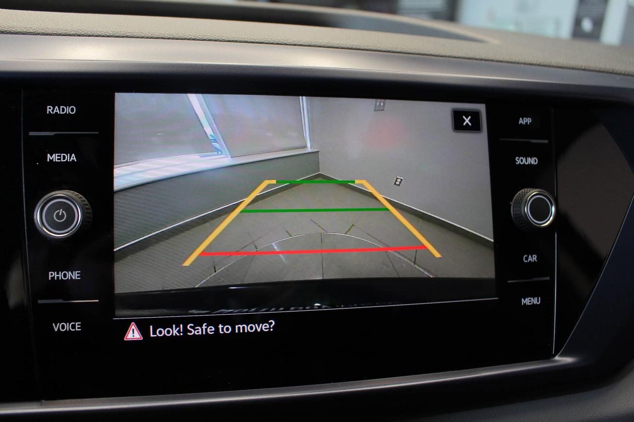 2023 Volkswagen Taos Comfortline AWD - HEATED SEATS - APPLE CARPLAY AND ANDROID AUTO Photo