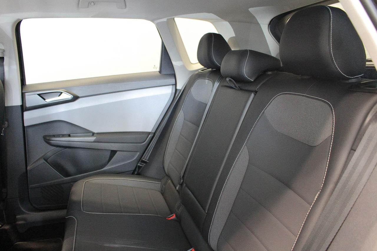 2023 Volkswagen Taos Comfortline AWD - HEATED SEATS - APPLE CARPLAY AND ANDROID AUTO Photo