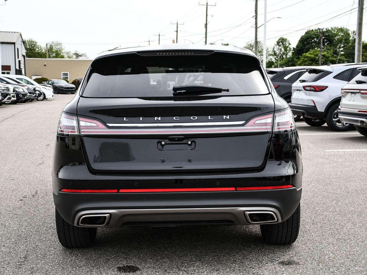 2023 Lincoln Nautilus Reserve AWD Photo4