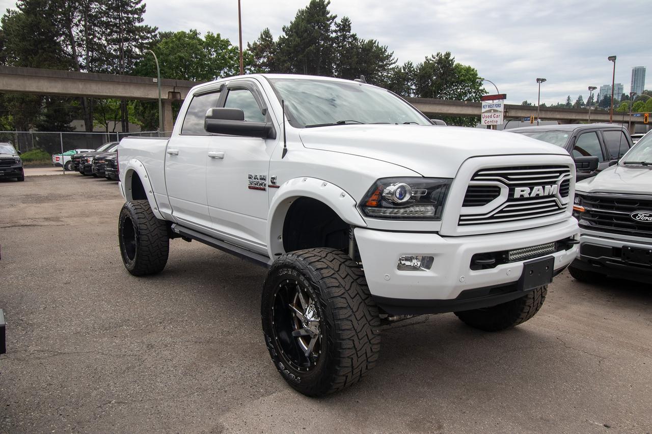 2018 RAM 3500 Laramie 4x4 Crew Cab 6'4" Box Photo3