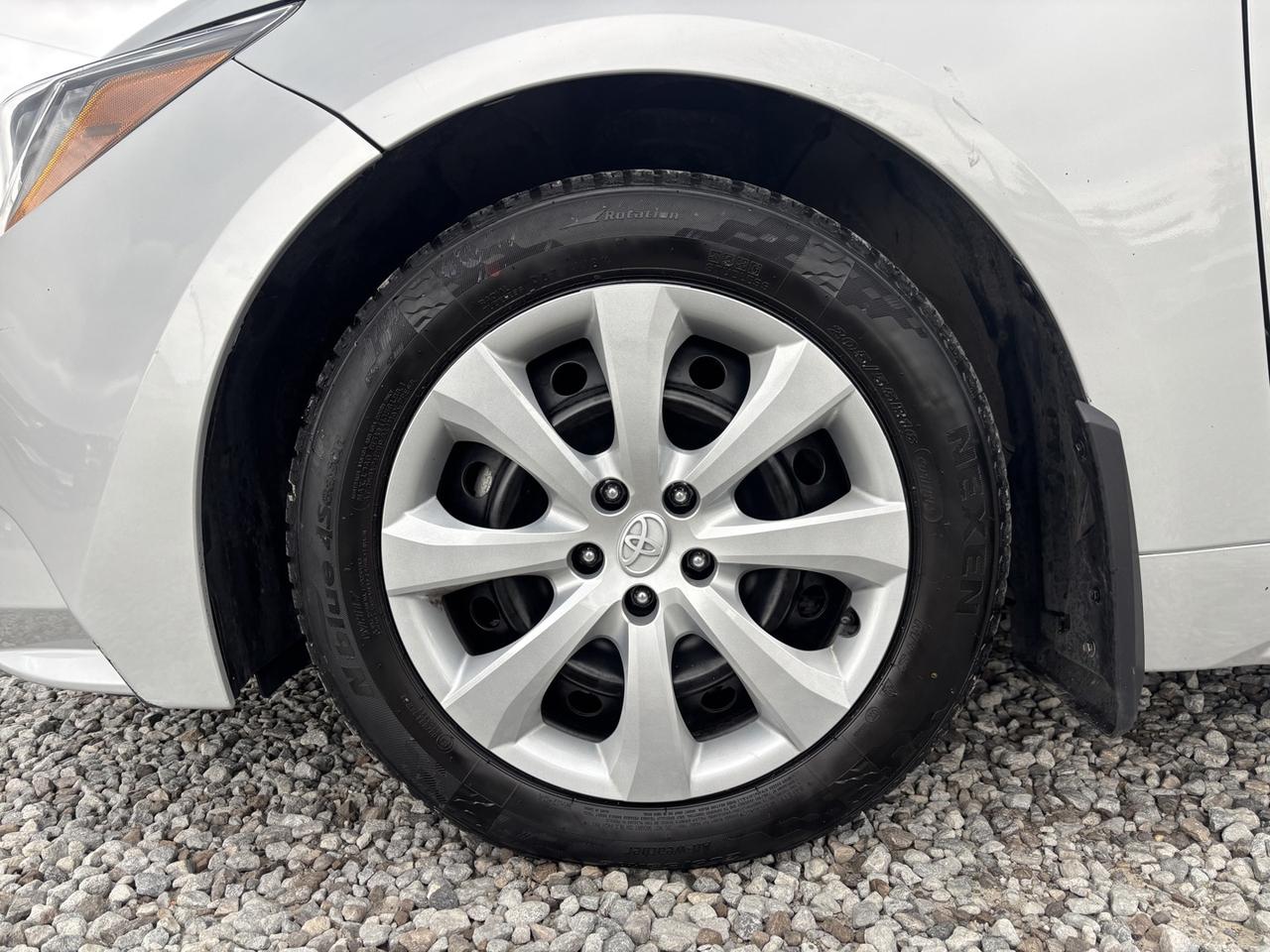2023 Toyota Corolla LE Photo