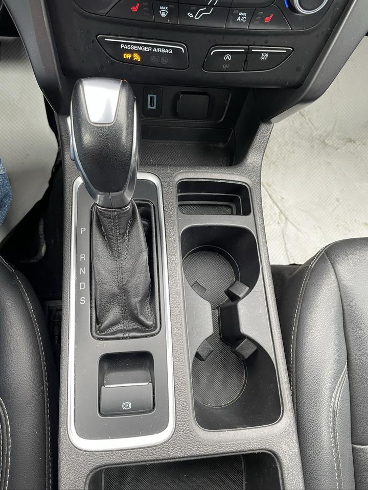 2019 Ford Escape SEL Photo
