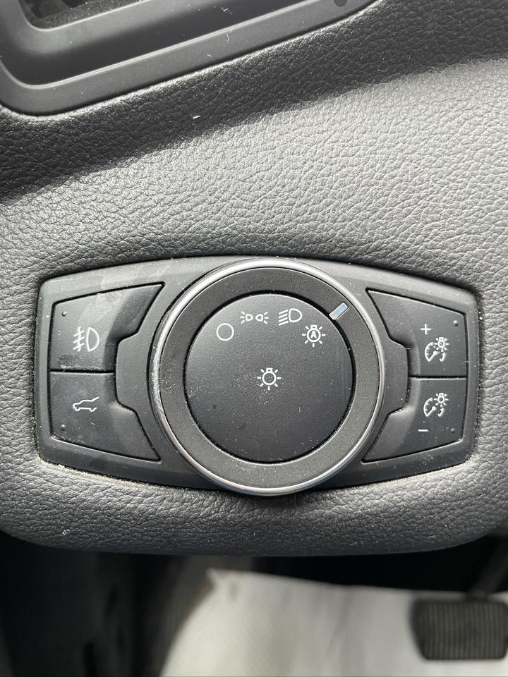 2019 Ford Escape SEL Photo