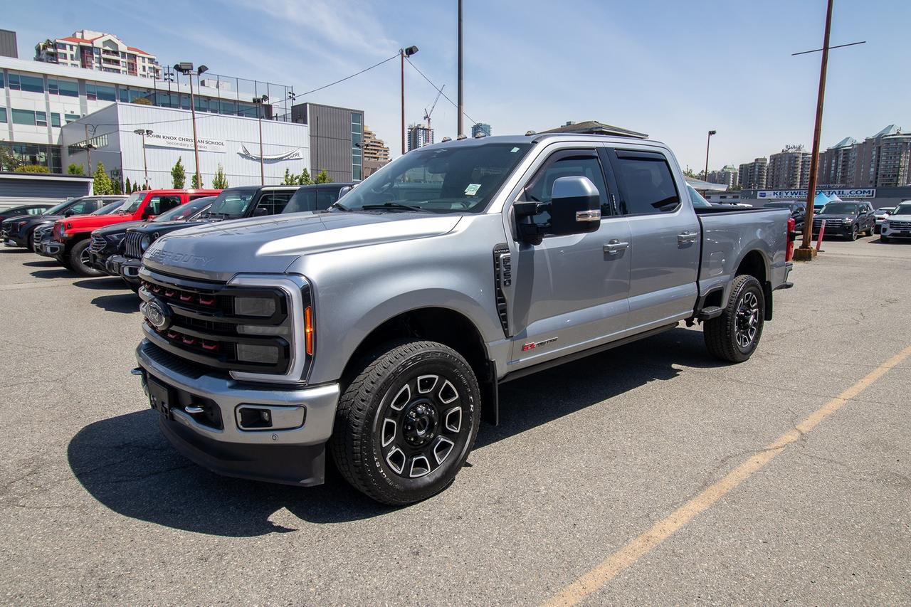 2023 Ford F-350 Platinum 4WD Crew Cab 6.75' Box Photo1
