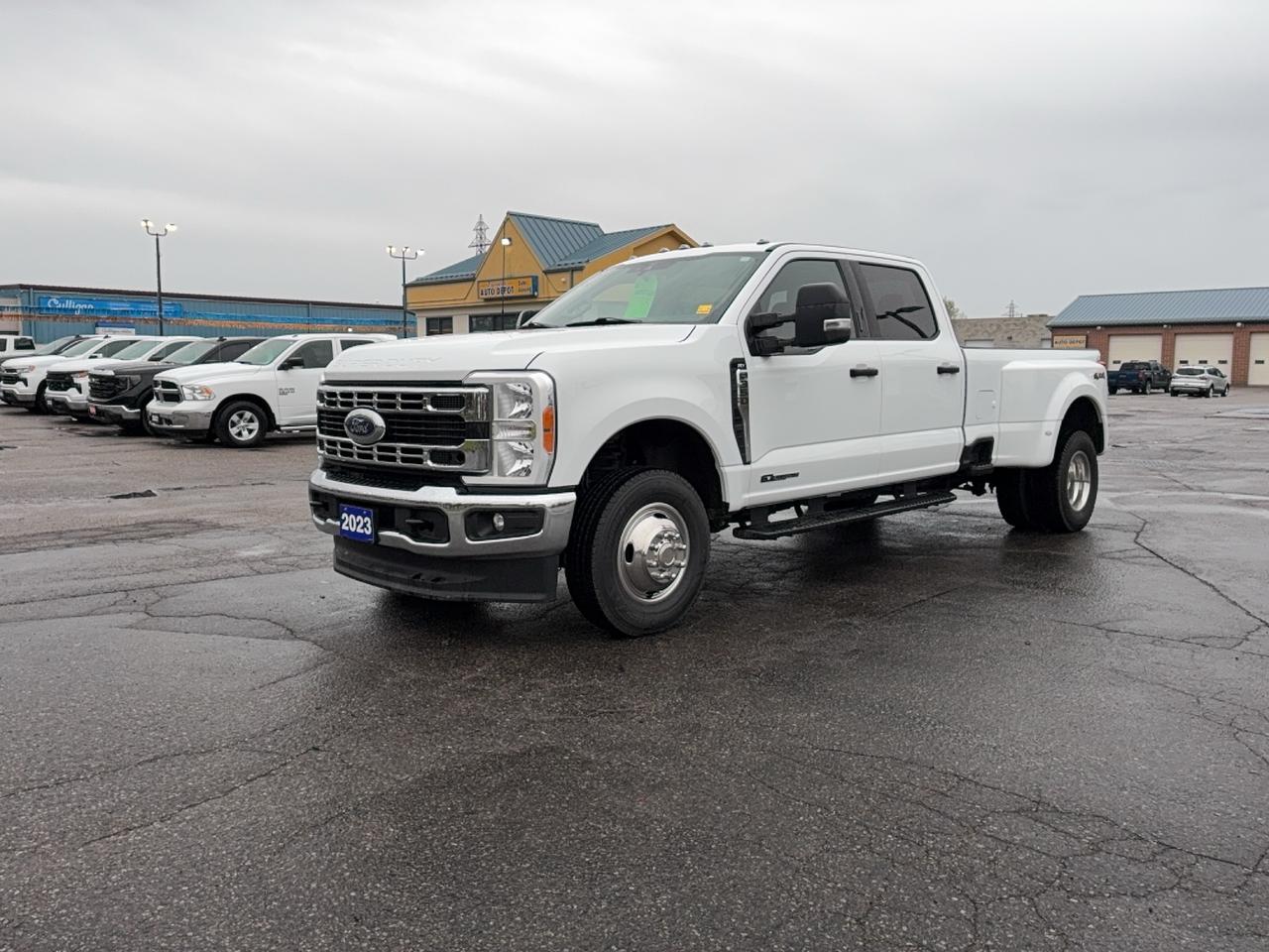 Used 2023 Ford SUPER DUTY F-350 DRW XLT 4WD CrewCab 6.7L8cylTurboDiesel 8' Box for sale in Brantford, ON