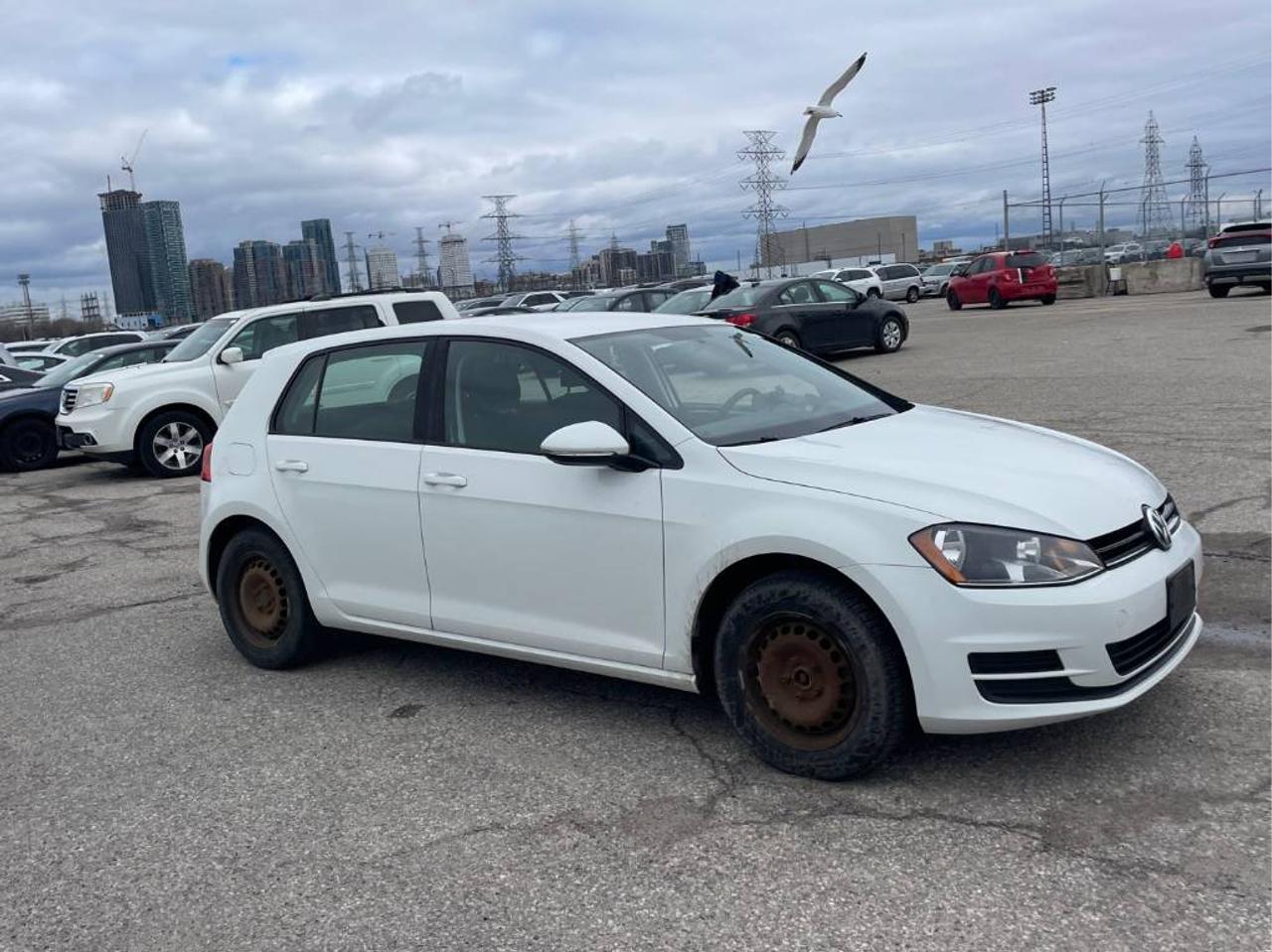 2015 Volkswagen Golf AUTO, HEATED SEATS, TOUCH-SCREEN RADIO, A/C !! Photo