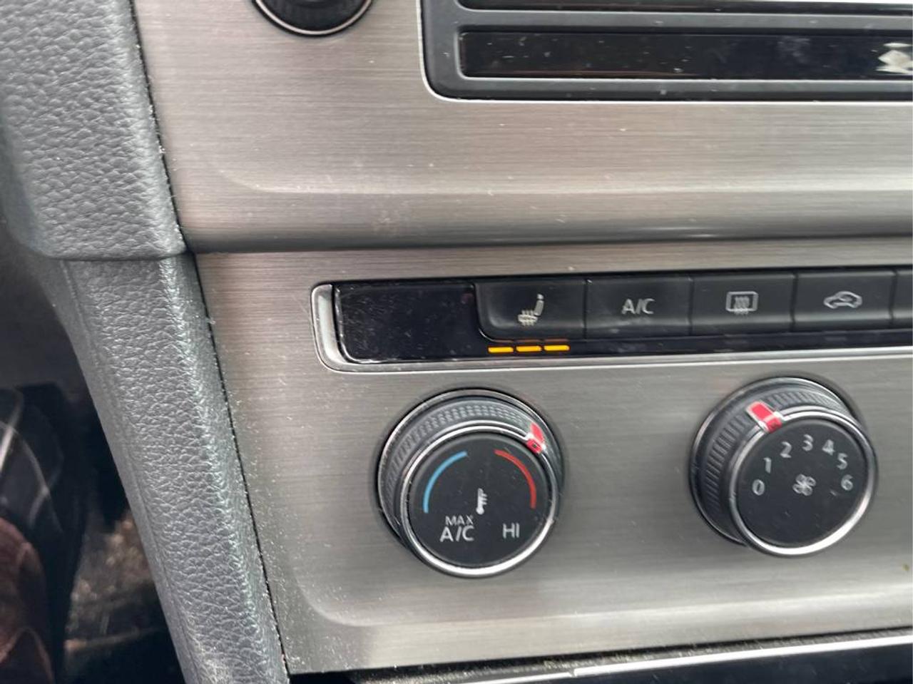 2015 Volkswagen Golf AUTO, HEATED SEATS, TOUCH-SCREEN RADIO, A/C !! - Photo #15