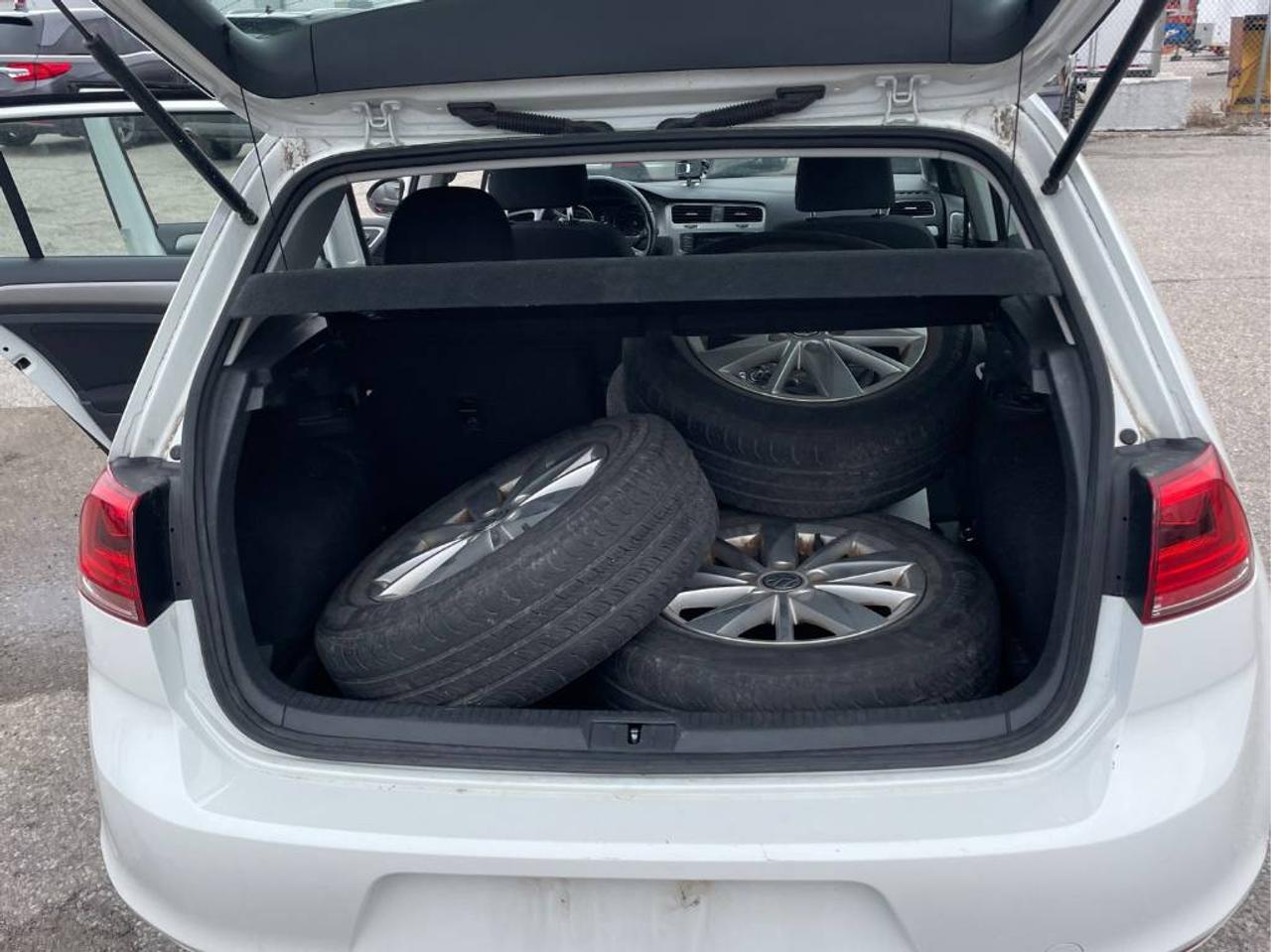2015 Volkswagen Golf AUTO, HEATED SEATS, TOUCH-SCREEN RADIO, A/C !! - Photo #16