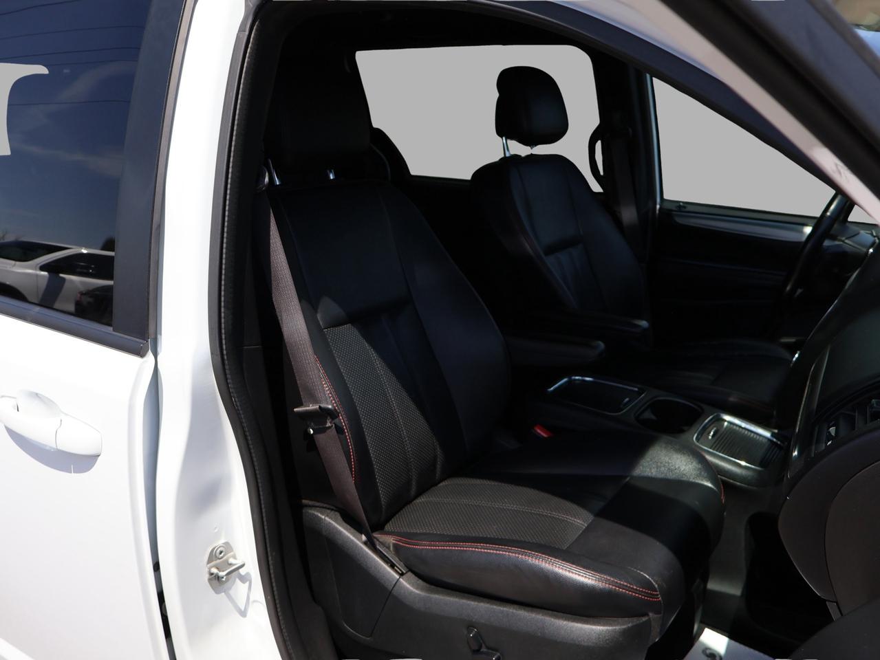 2019 Dodge Grand Caravan GT STOW/GO CERTIFIED *ACCIDENT FREE*SERVICE RECORDS* CAMERA BLUETOOTH LEATHER HEATED SEATS CRUISE ALLOYS Photo