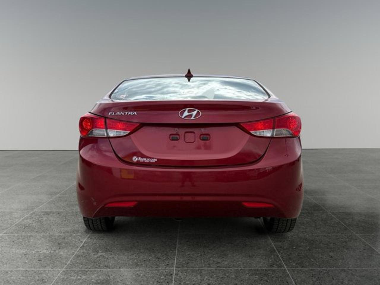 2012 Hyundai Elantra GLS - Photo #4
