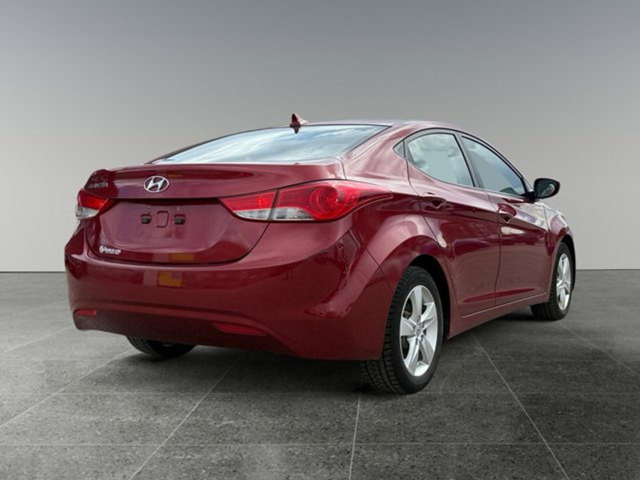 2012 Hyundai Elantra GLS - Photo #5