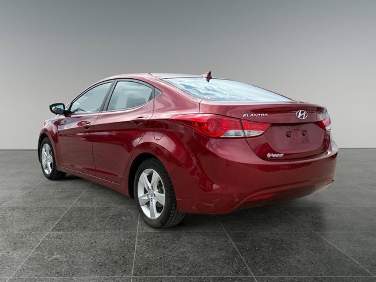 2012 Hyundai Elantra GLS Photo