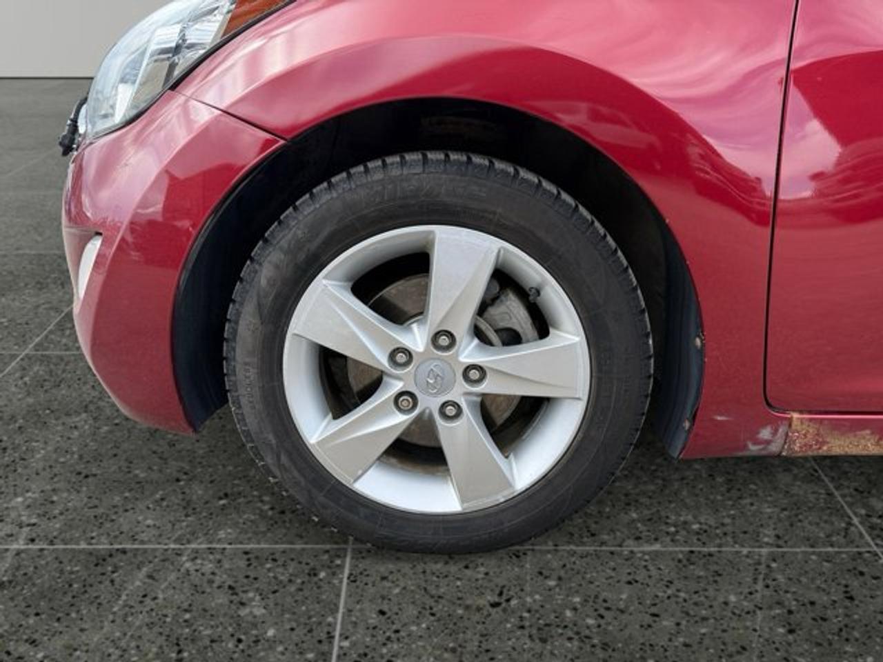 2012 Hyundai Elantra GLS - Photo #9