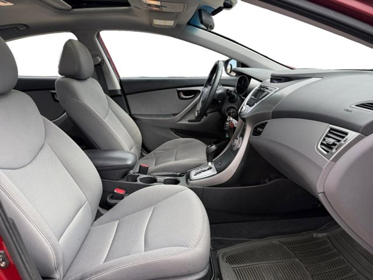 2012 Hyundai Elantra GLS - Photo #12