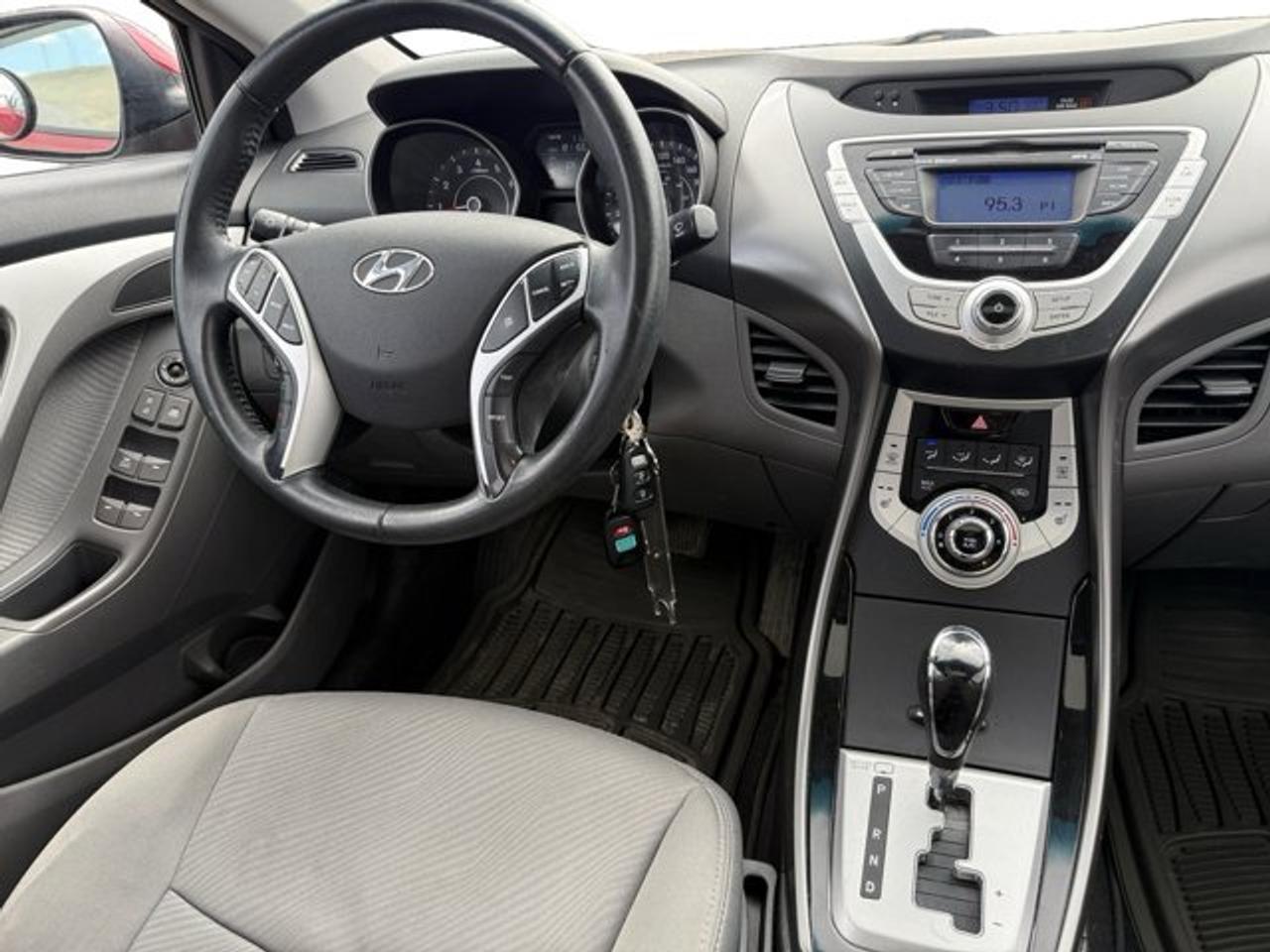 2012 Hyundai Elantra GLS - Photo #14