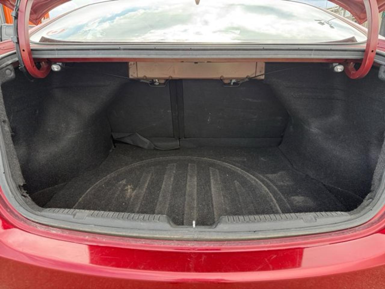 2012 Hyundai Elantra GLS Photo