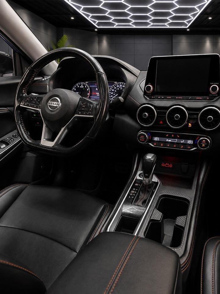 2021 Nissan Sentra SR CVT Photo