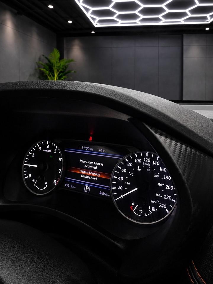 2021 Nissan Sentra SR CVT Photo