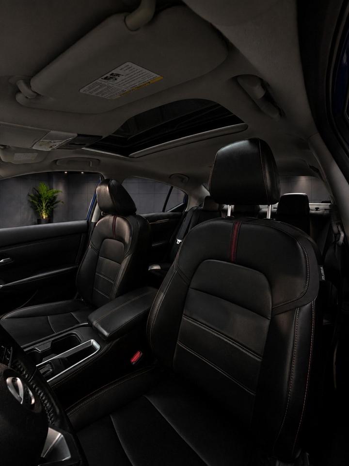 2021 Nissan Sentra SR CVT Photo
