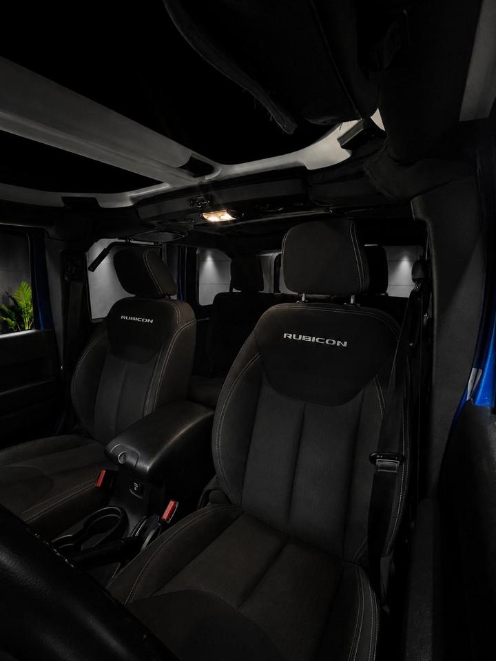 2015 Jeep Wrangler Unlimited 4WD 4dr Rubicon Photo