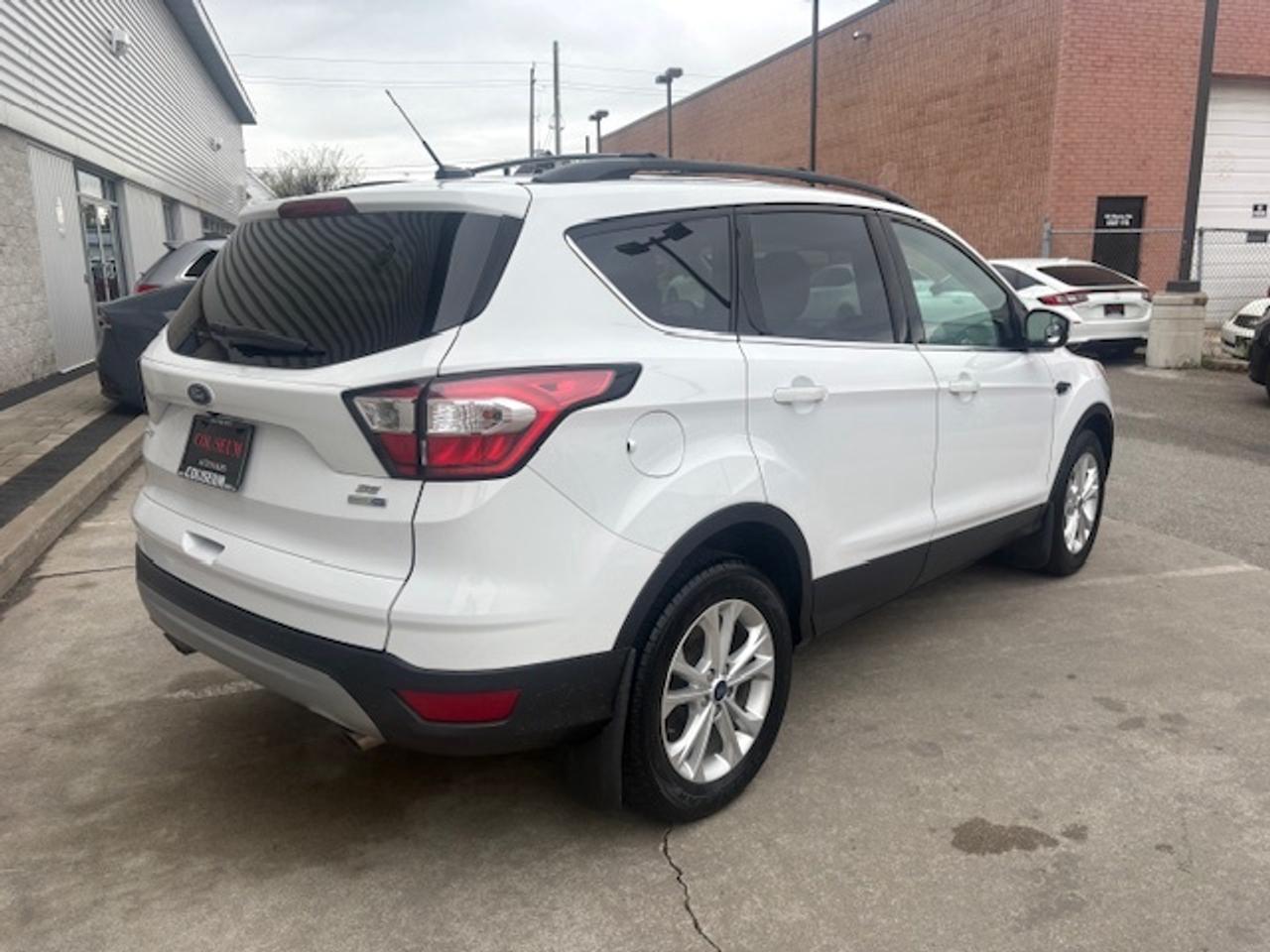 2018 Ford Escape SE 4WD ONLY 66KM-1 OWNER-NO ACCIDENTS-CAMERA-HEATED SEATS Photo