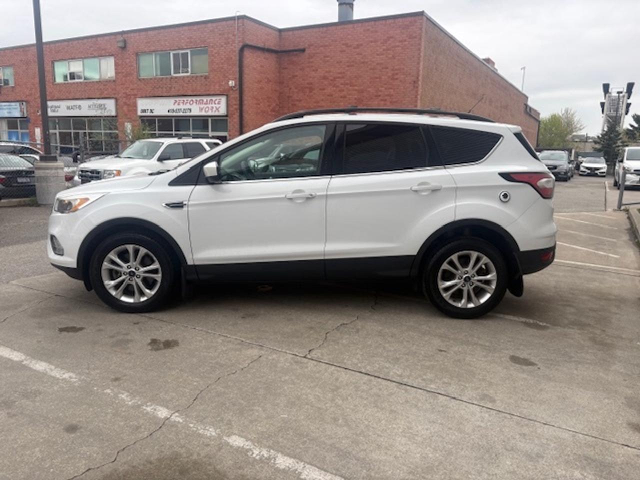 2018 Ford Escape SE 4WD ONLY 66KM-1 OWNER-NO ACCIDENTS-CAMERA-HEATED SEATS Photo