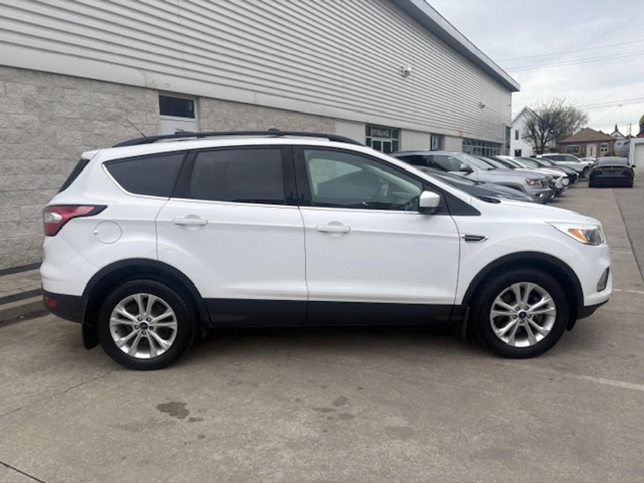 2018 Ford Escape SE 4WD ONLY 66KM-1 OWNER-NO ACCIDENTS-CAMERA-HEATED SEATS Photo