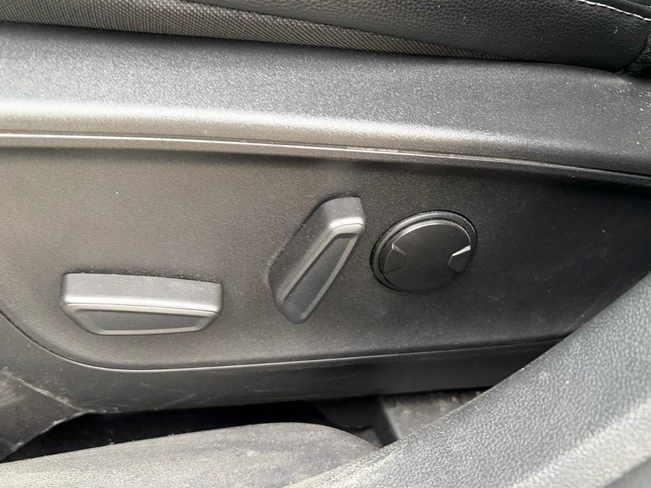 2022 Ford Escape SEL AWD Photo