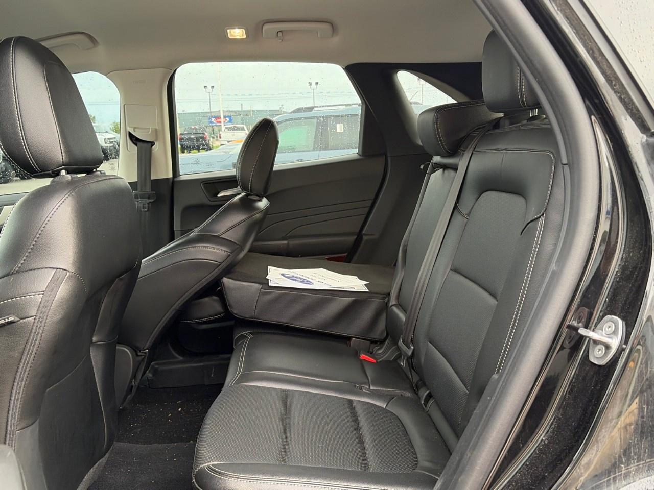2022 Ford Escape SEL AWD Photo