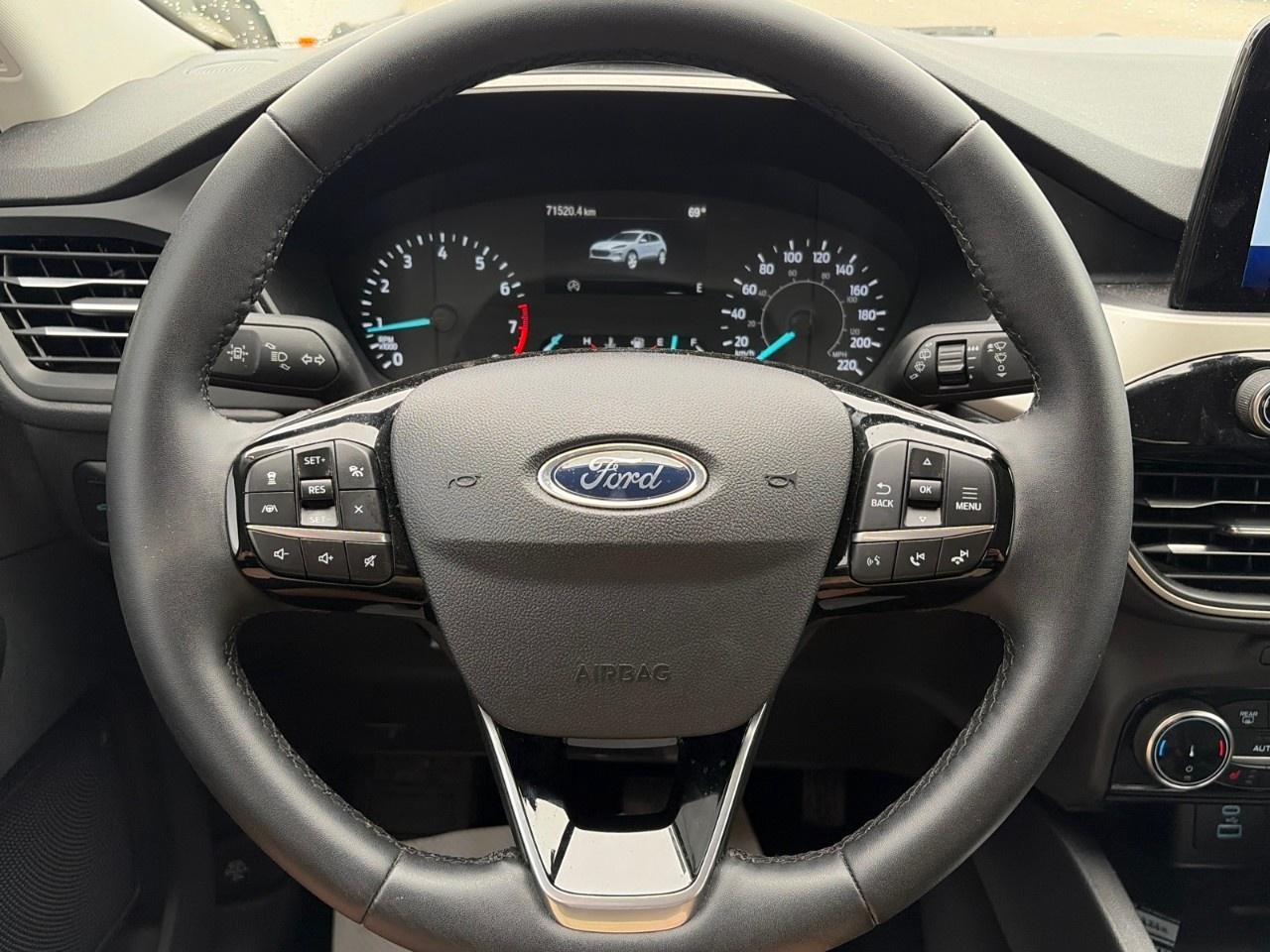 2022 Ford Escape SEL AWD Photo