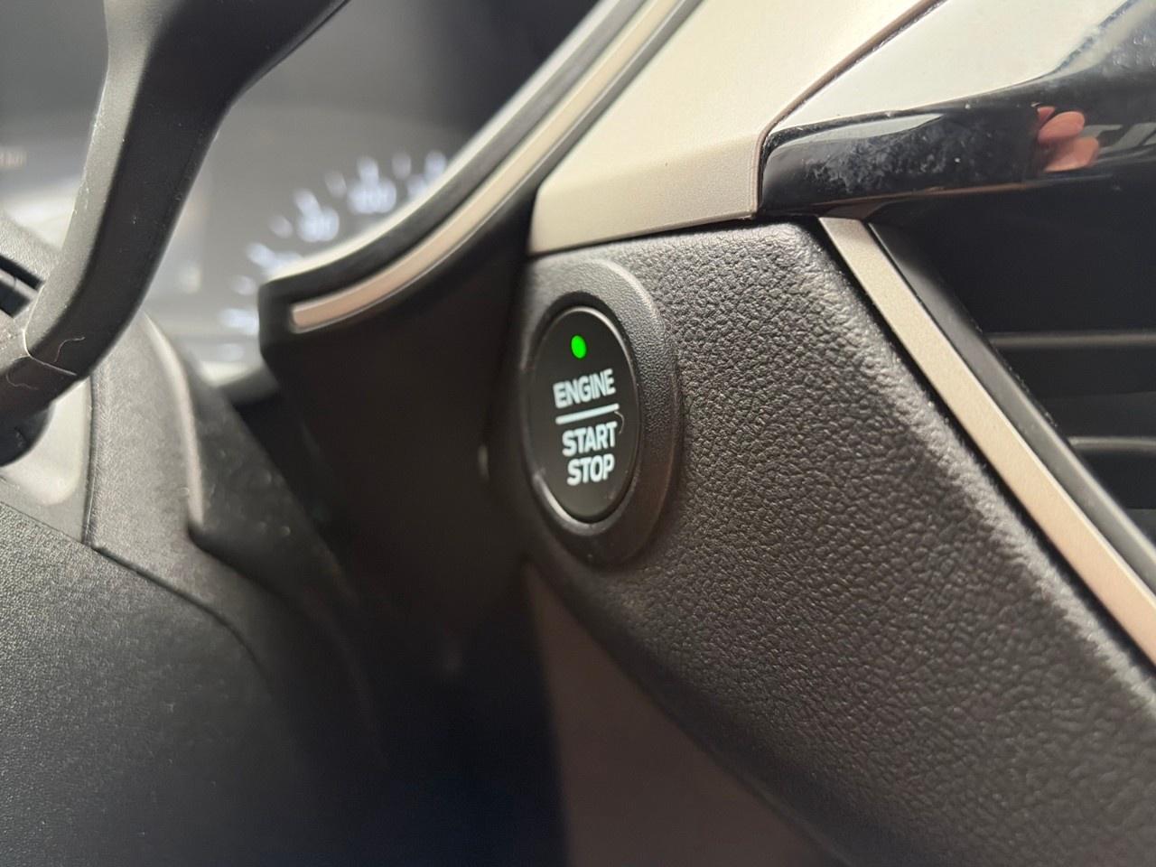 2022 Ford Escape SEL AWD Photo