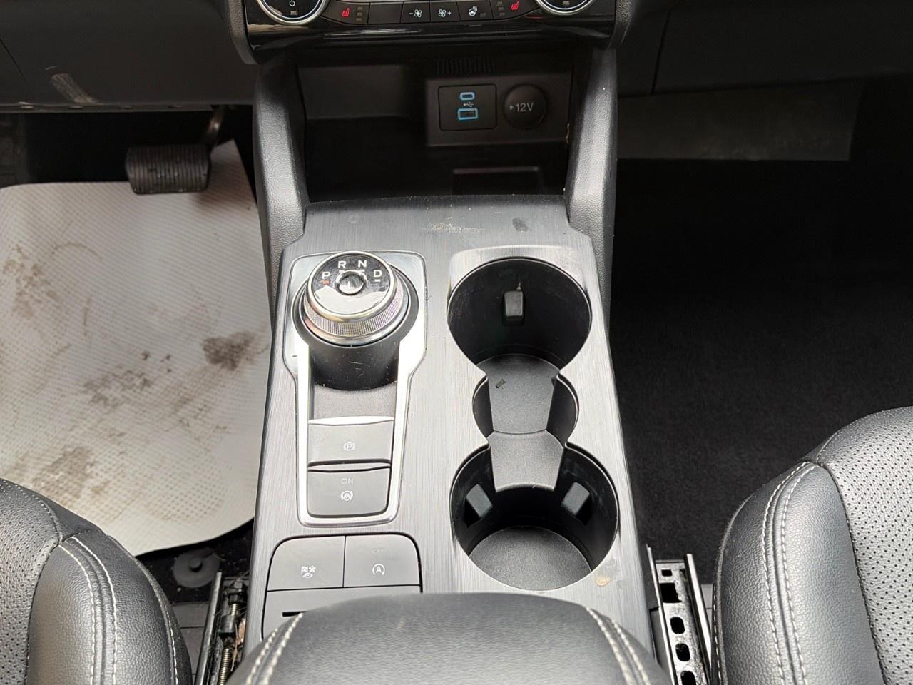 2022 Ford Escape SEL AWD Photo