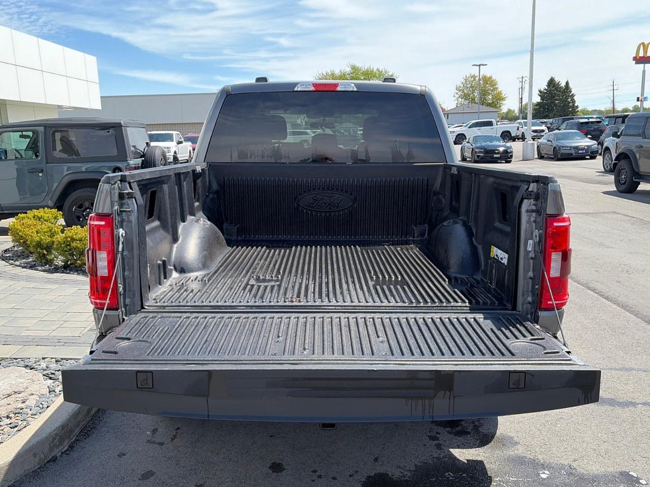 2023 Ford F-150 XLT 4WD SuperCrew 5.5' Box Photo4