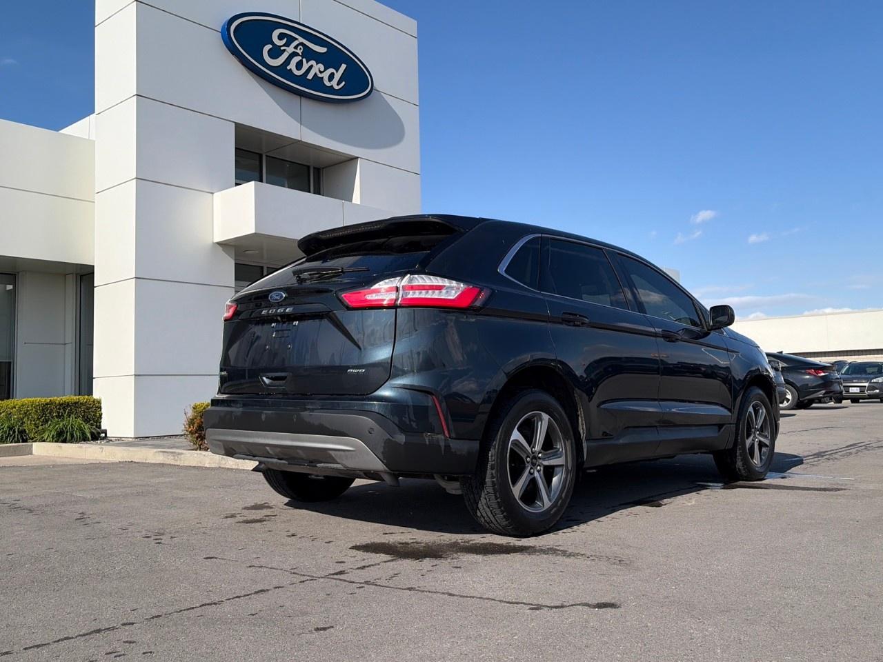 2023 Ford Edge SEL AWD Photo2