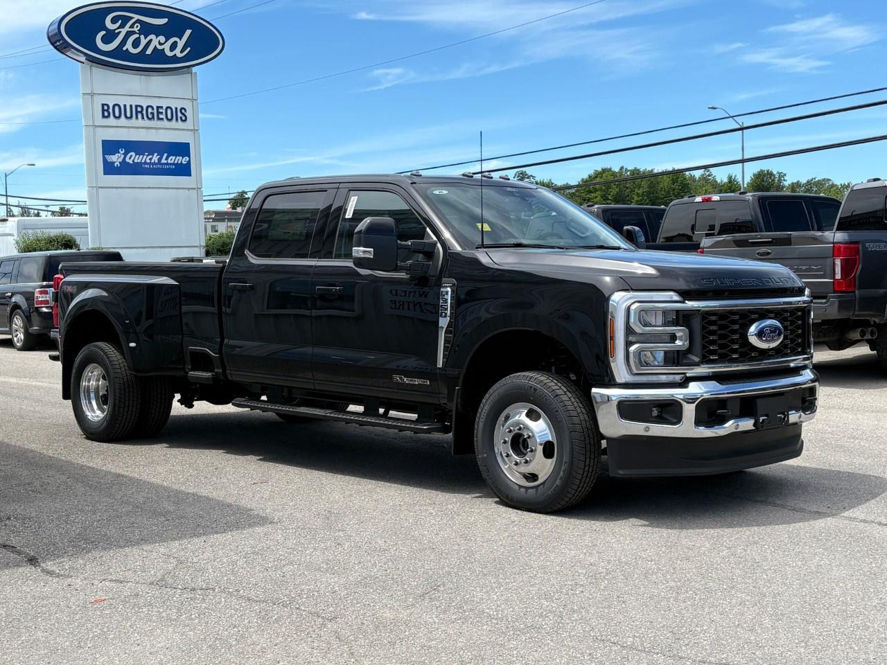 2026 Ford F-350 Super Duty DRW LARIAT 4WD CREW CAB 8' BOX Photo