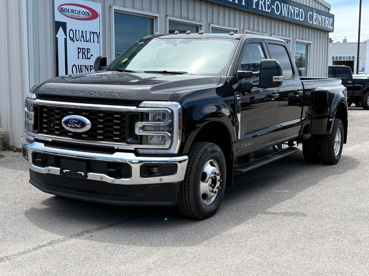 2026 Ford F-350 Super Duty DRW LARIAT 4WD CREW CAB 8' BOX Photo
